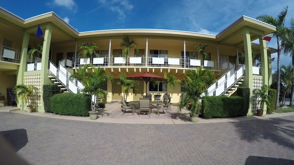 Capri Apartments Lake Worth Beach Exterior photo