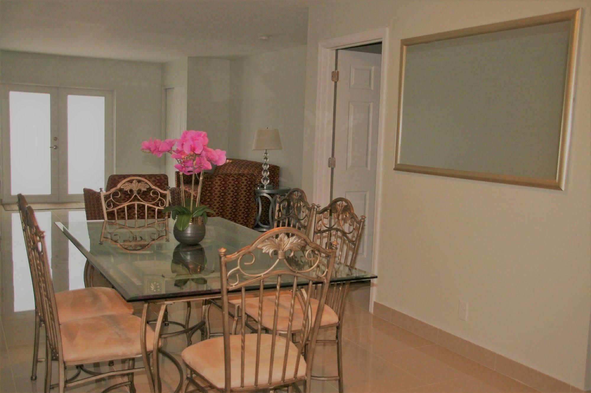 Capri Apartments Lake Worth Beach Exterior photo